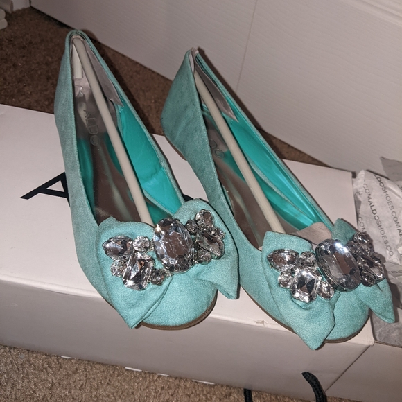 Bow Diamond Turquoise Suede Flats - Picture 2 of 5